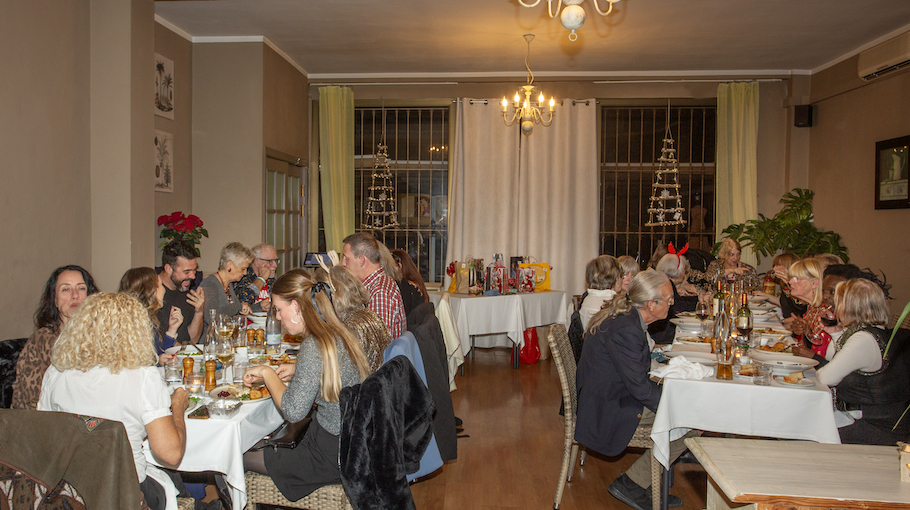 Christmas Dinner — photo 2