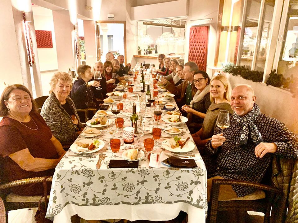 Festive Christmas Dinner — photo 4