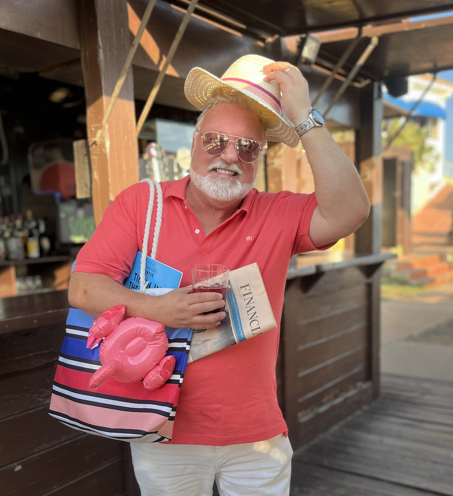 International Media Celebrate the Onset of Summer