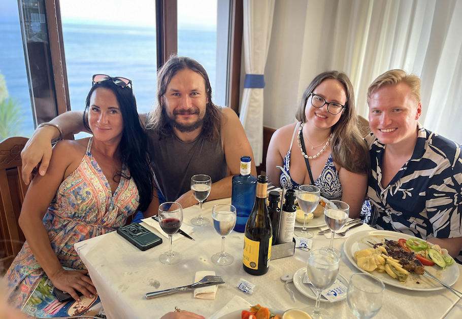 International Media Celebrate the Onset of Summer — photo 6